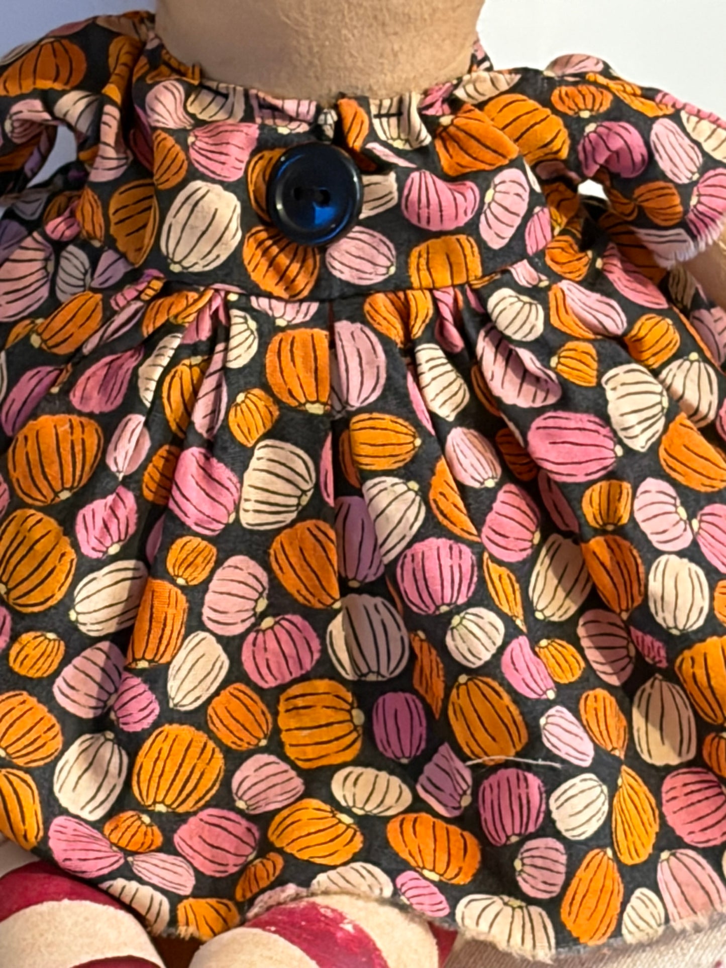 11" Annie in pink pumpkin print