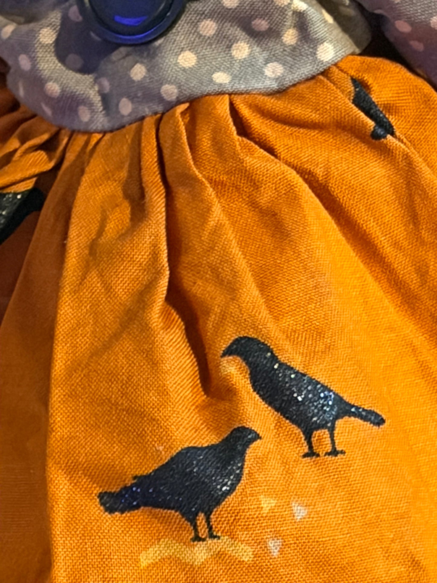 15" Annie in crow print