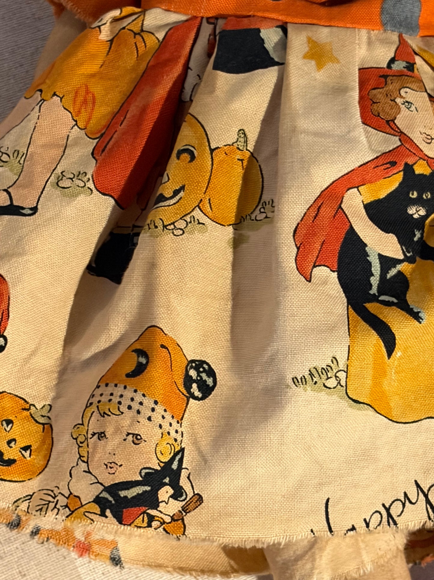 15" Annie in reproduction vintage trick or treat print