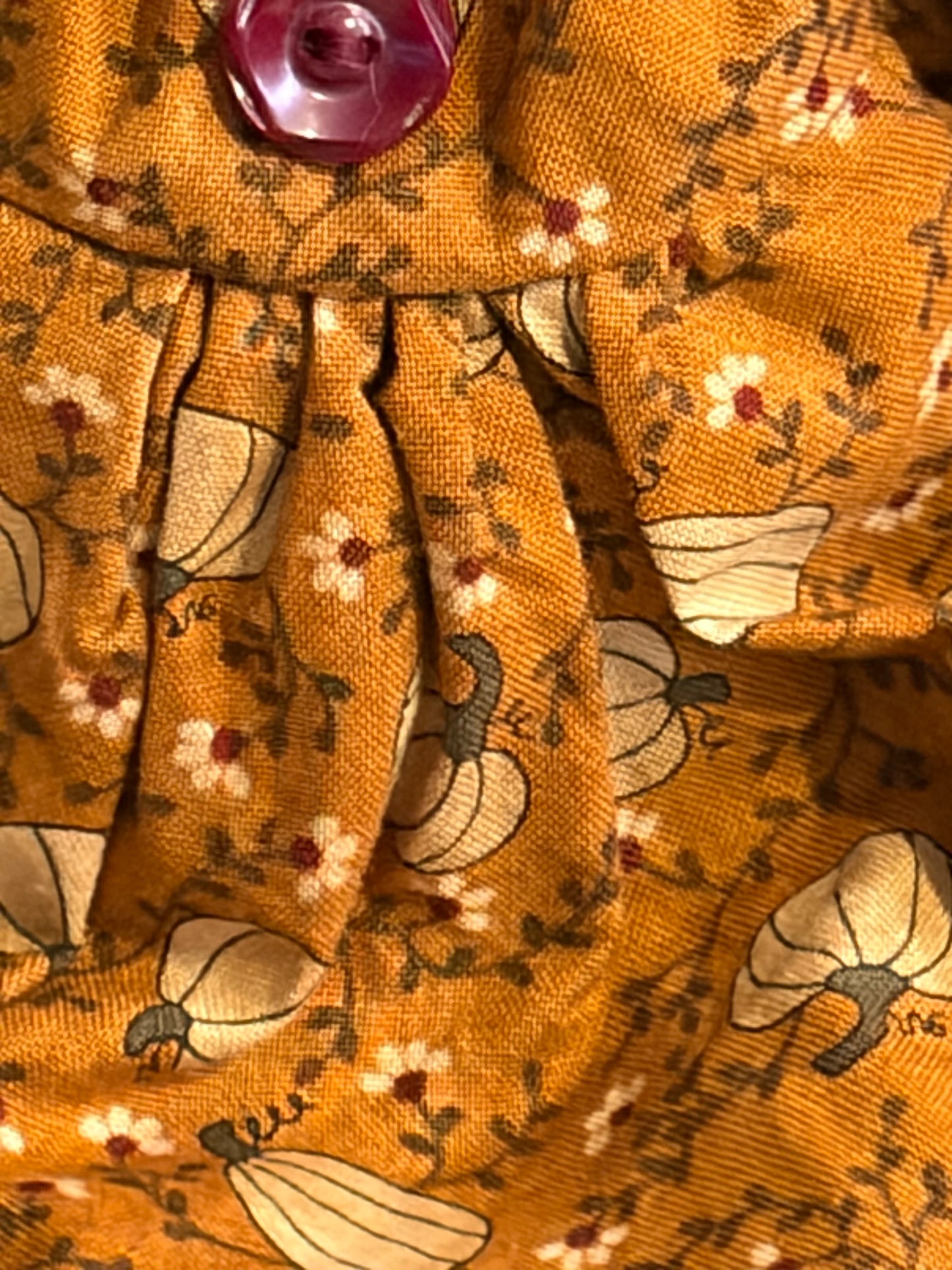 11" Annie in white pumpkin print