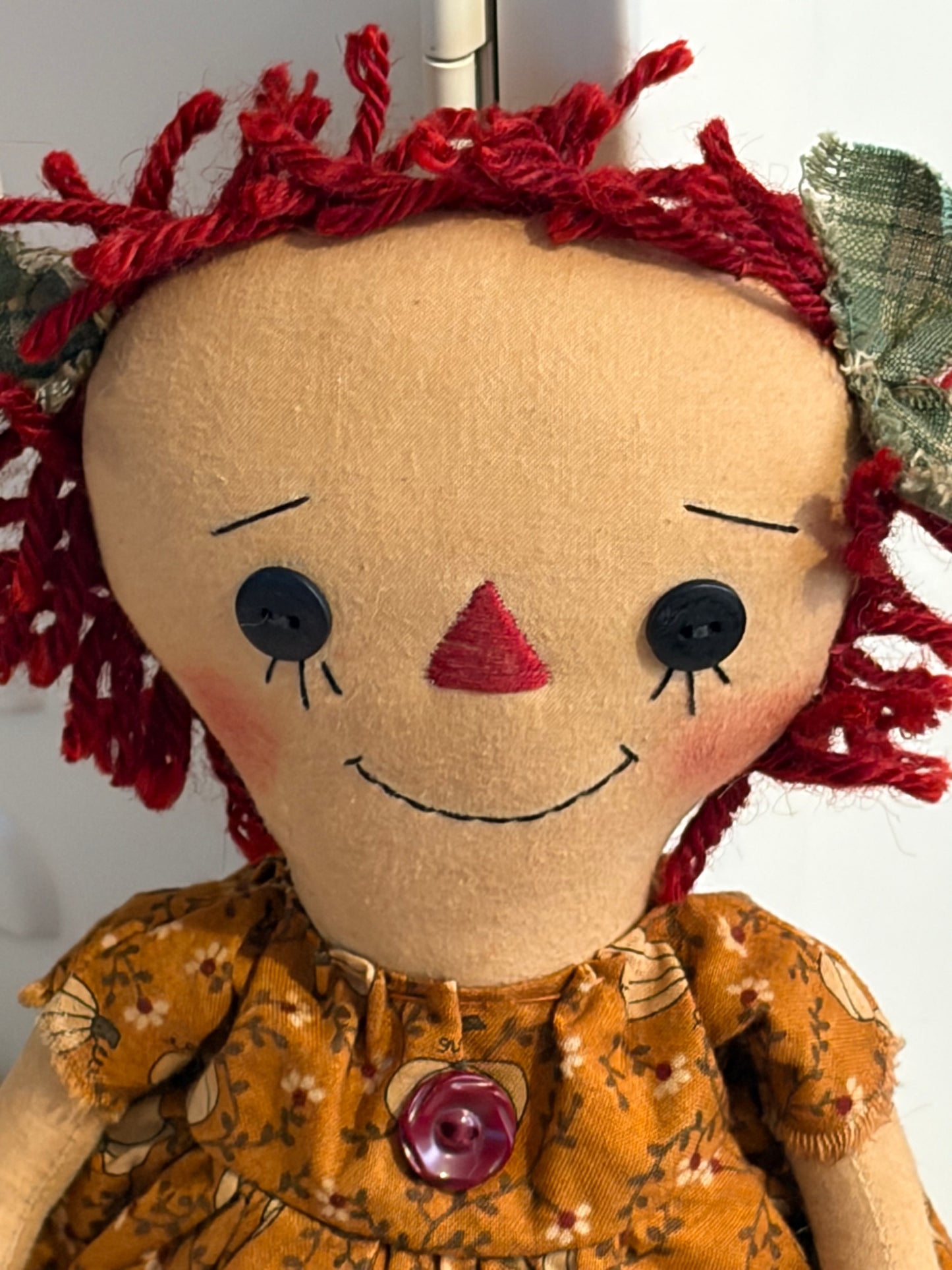 11" Annie in white pumpkin print