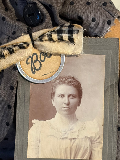 15" Annie with antique picture
