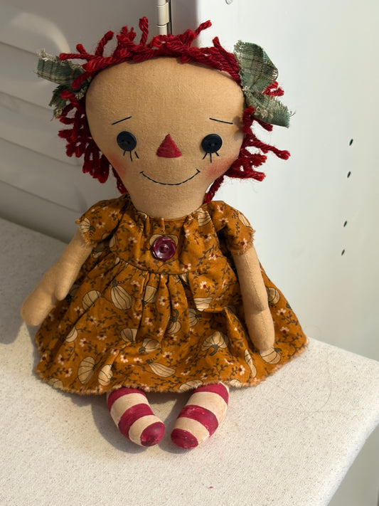 11" Annie in white pumpkin print